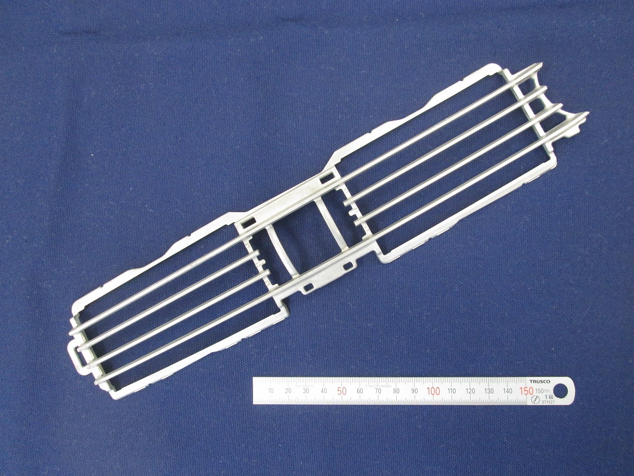 自動車内装部品